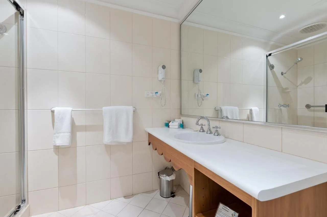 European Hotel Perth 4*,