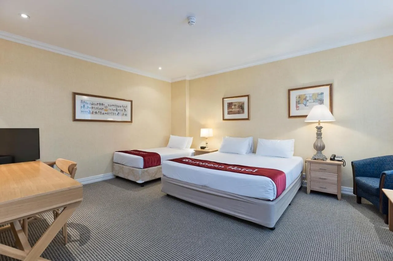 European Hotel Perth 4*,