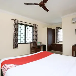 Oyo 3309 Anjam Smrithi Mandiram 3* Thrissur