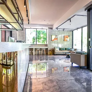 Hotel Aurea Kings Park
